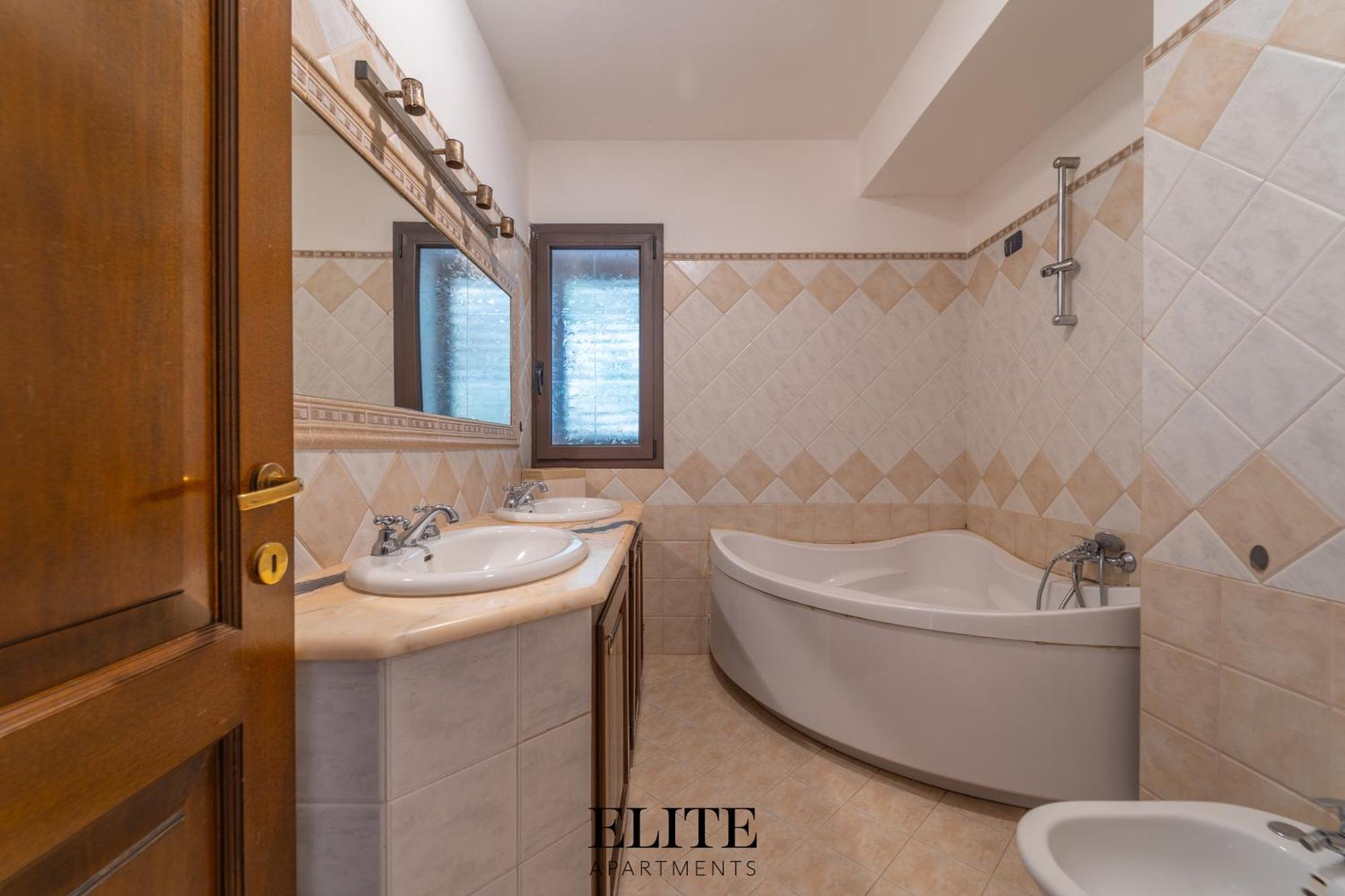 B&B My Home Al Centro Di Olbia Eksteriør billede